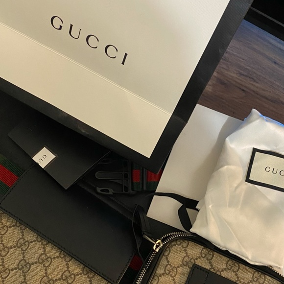 Gucci GG Supreme Belt Bag - Picture 3 of 10